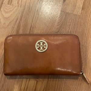 Tory Burch wallet